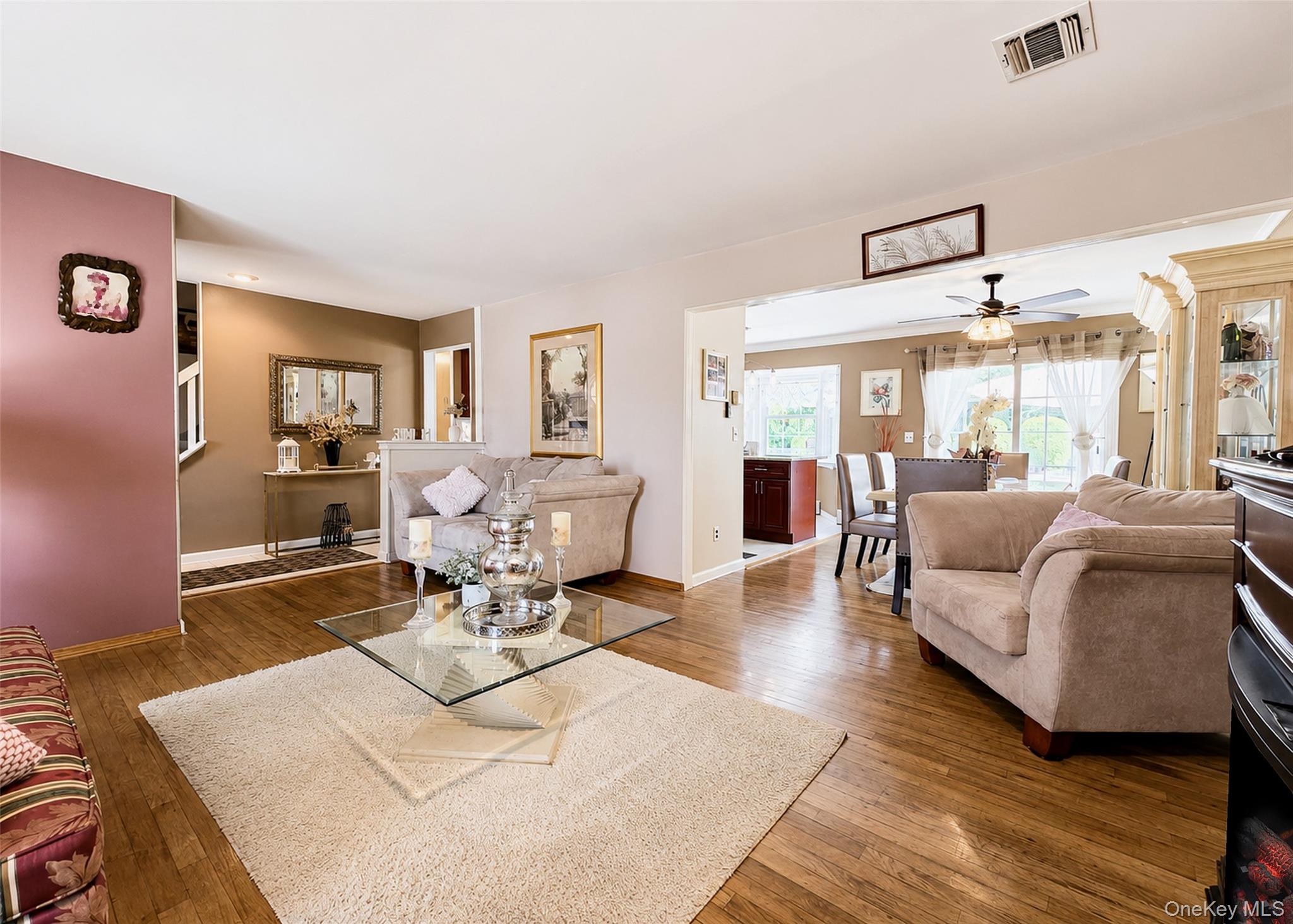 17 Carriage Lane Property Photo 5