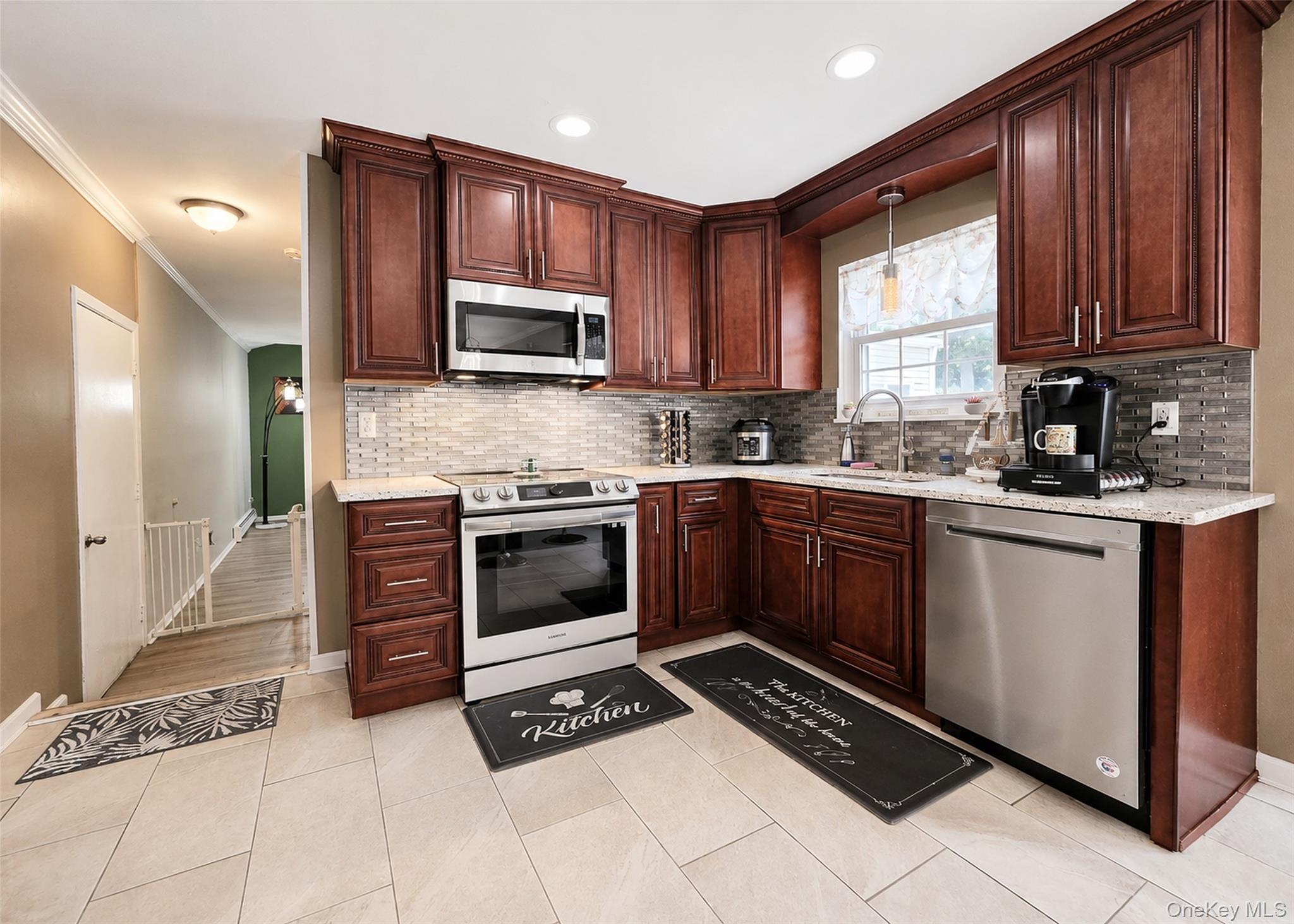 17 Carriage Lane Property Photo 7