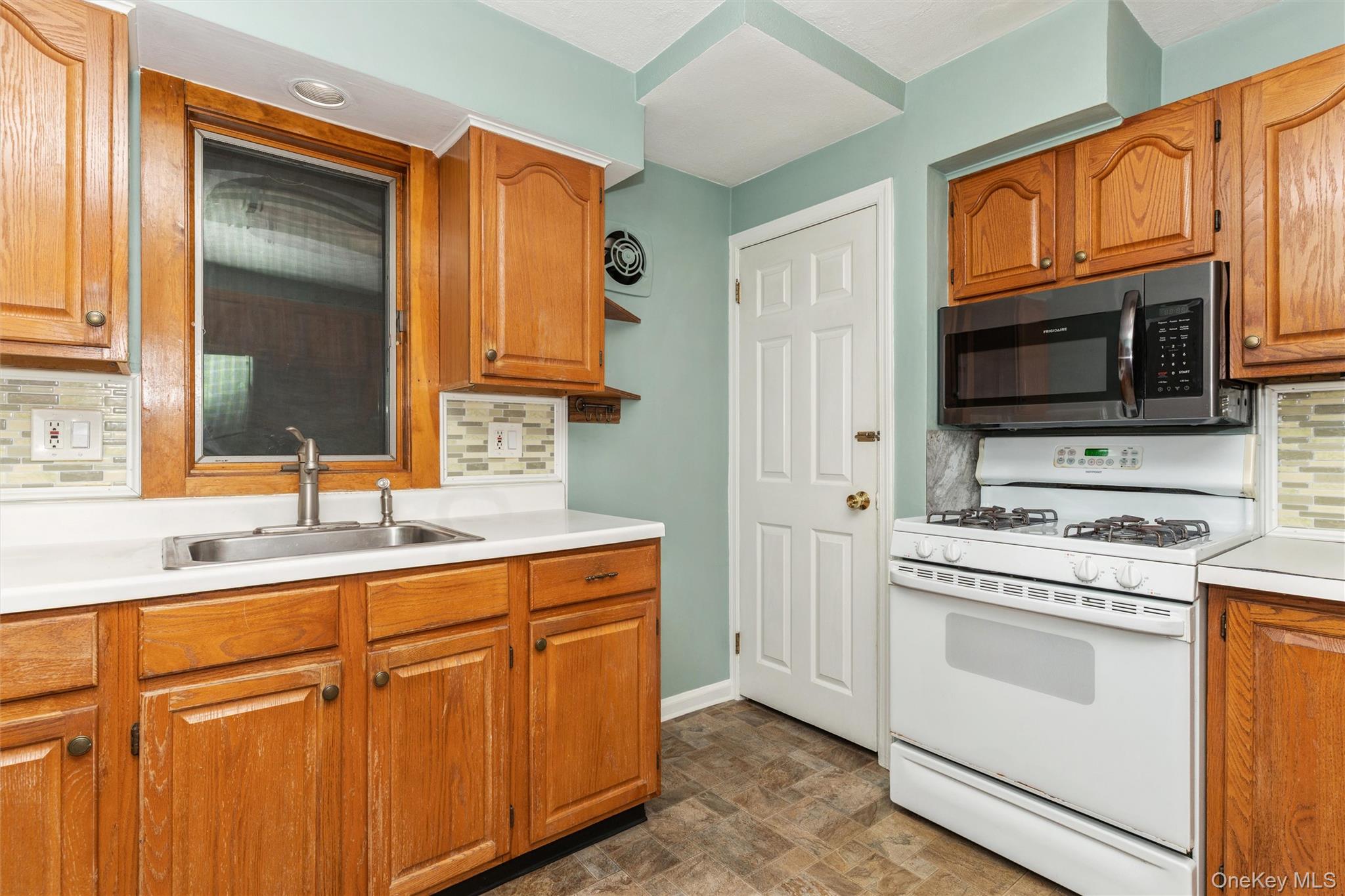 1493 New Hyde Park Drive Property Photo 2