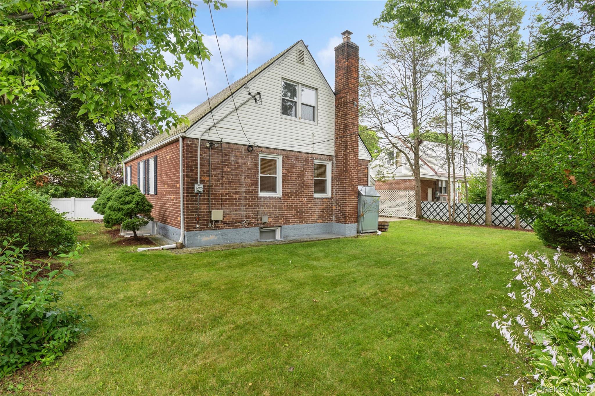 1493 New Hyde Park Drive Property Photo 18