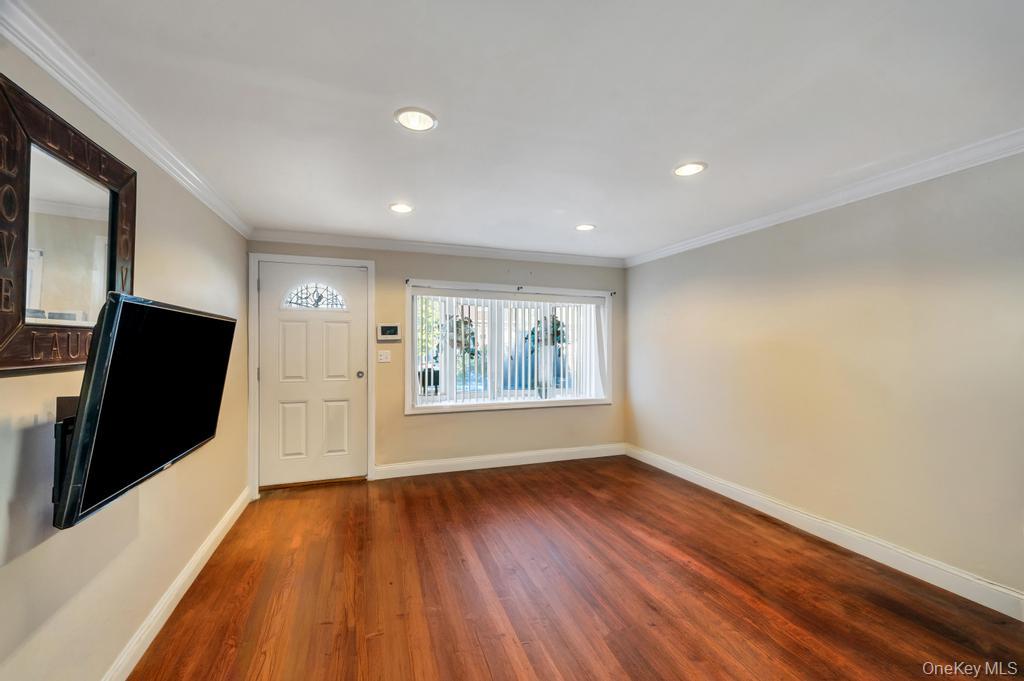 1536 E 51st Street Property Photo 4