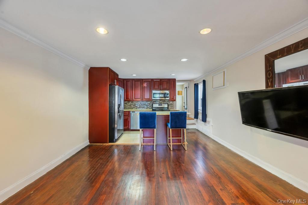 1536 E 51st Street Property Photo 6