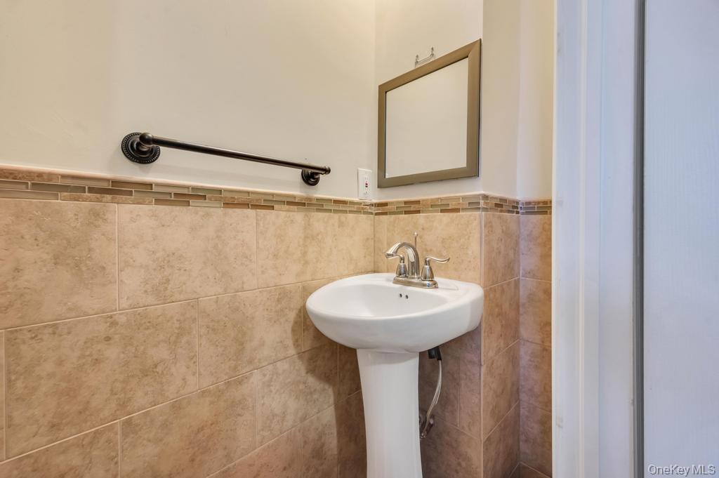 1536 E 51st Street Property Photo 15