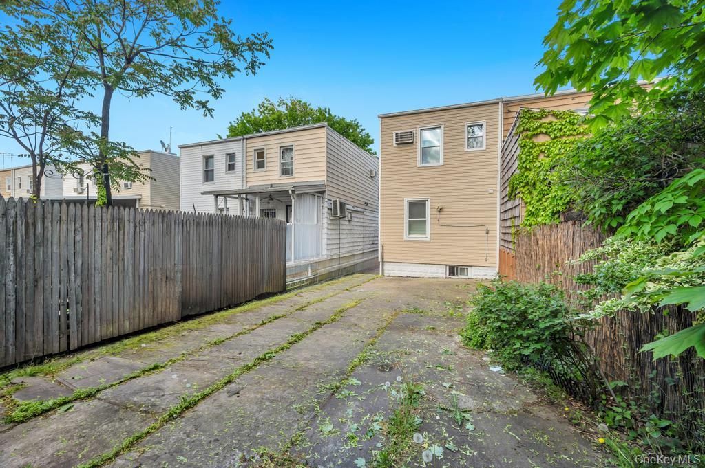 1536 E 51st Street Property Photo 28