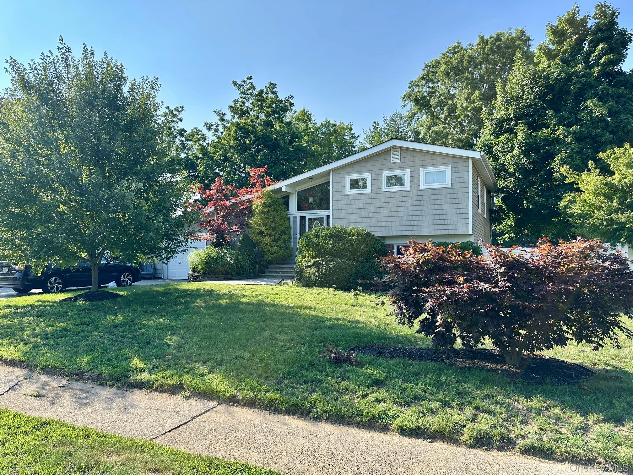 11 Sandalwood Drive Property Photo 2