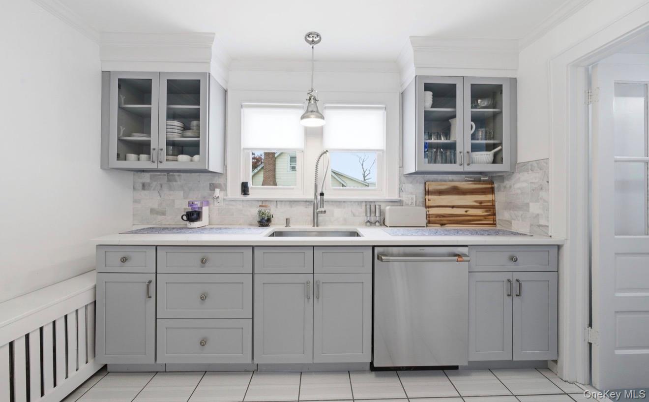 8 Rosewood Avenue Property Photo 6