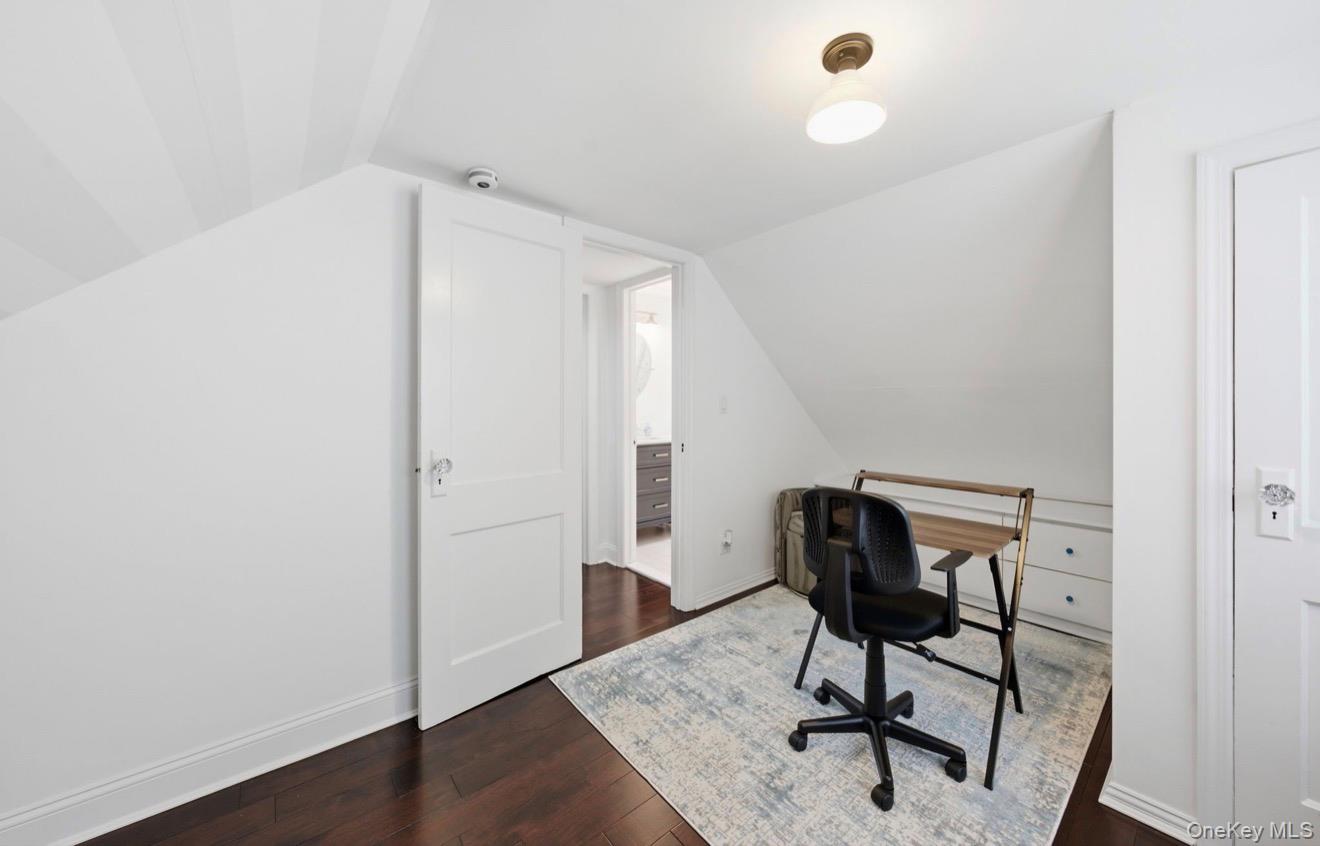 8 Rosewood Avenue Property Photo 16
