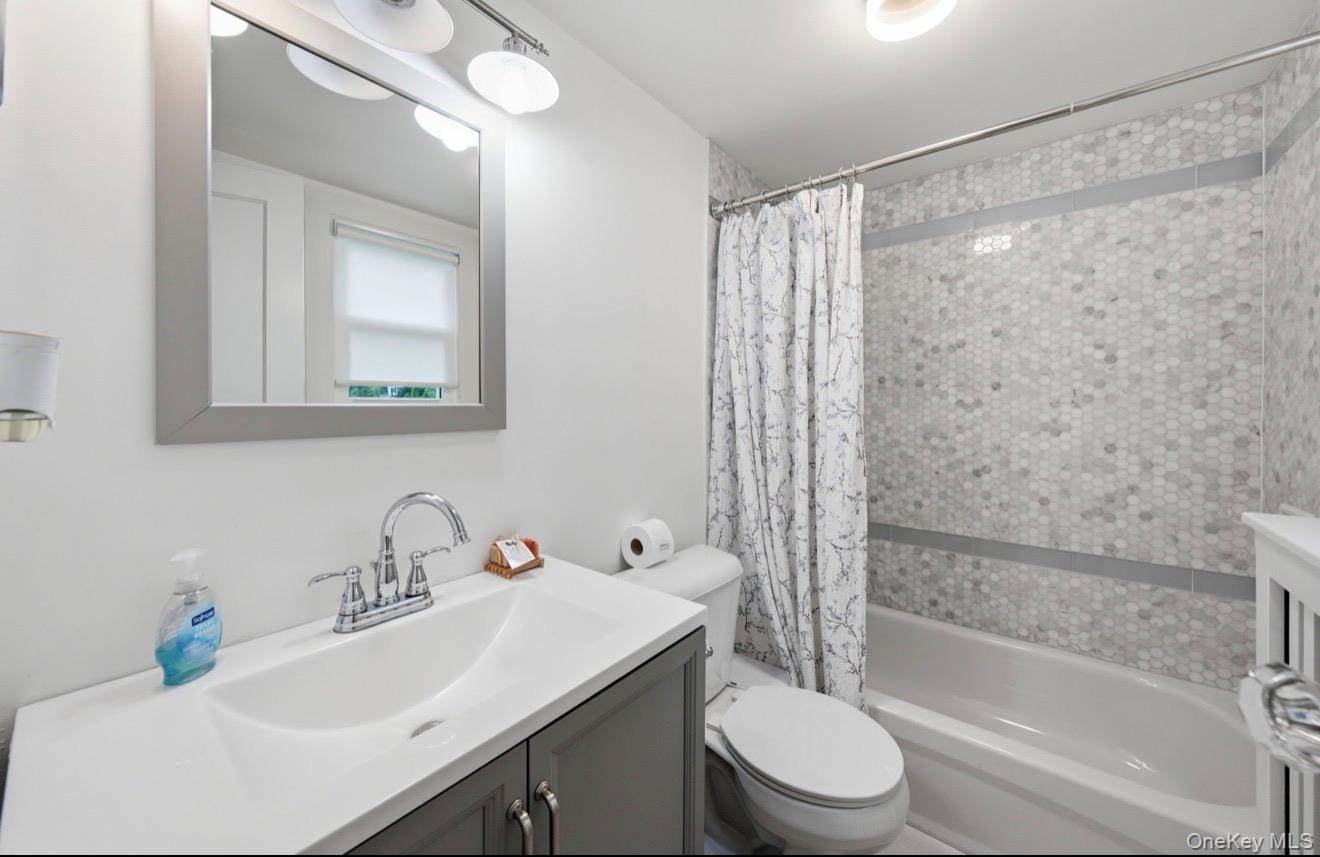 8 Rosewood Avenue Property Photo 19
