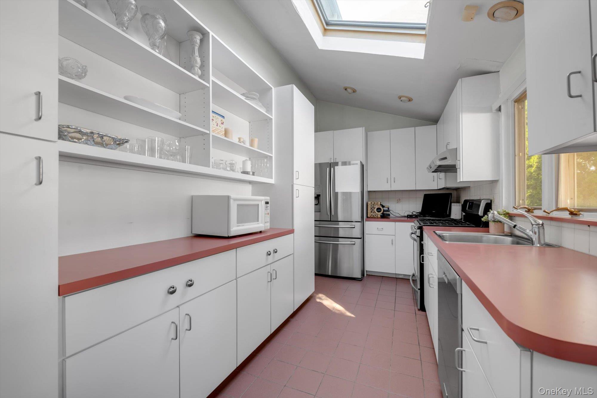 47-11 Belmont Road Property Photo 5