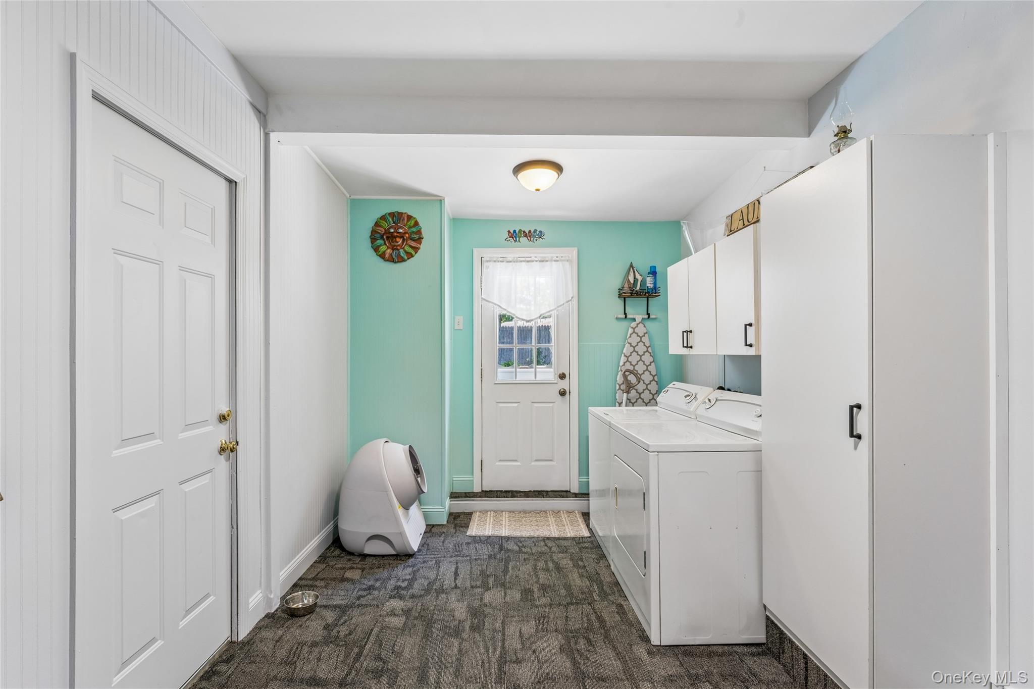 487 Mastic Road Property Photo 4