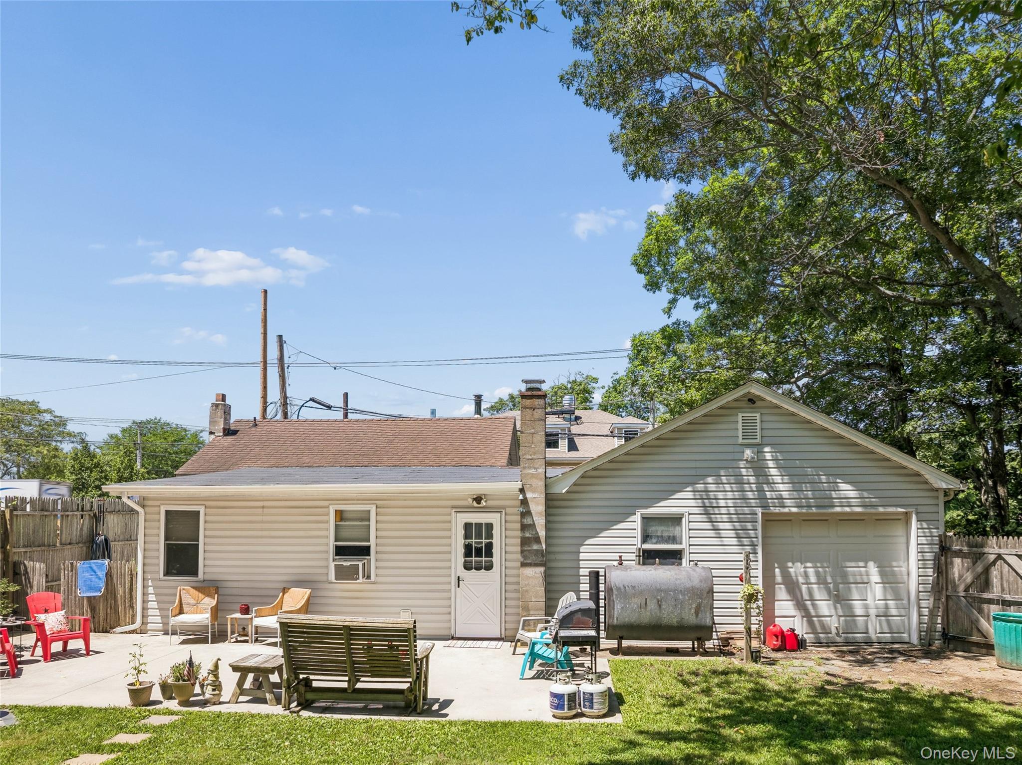 487 Mastic Road Property Photo 18