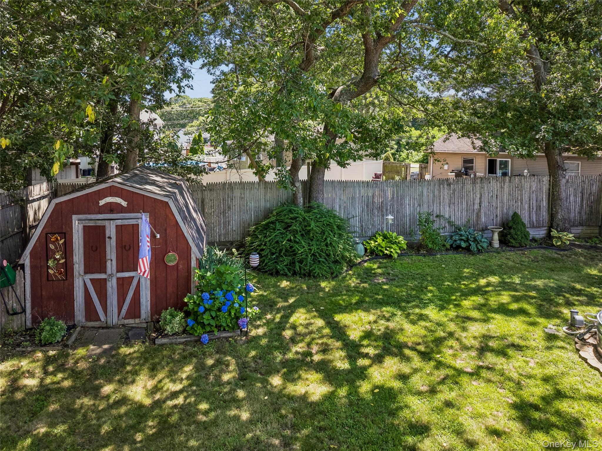 487 Mastic Road Property Photo 19