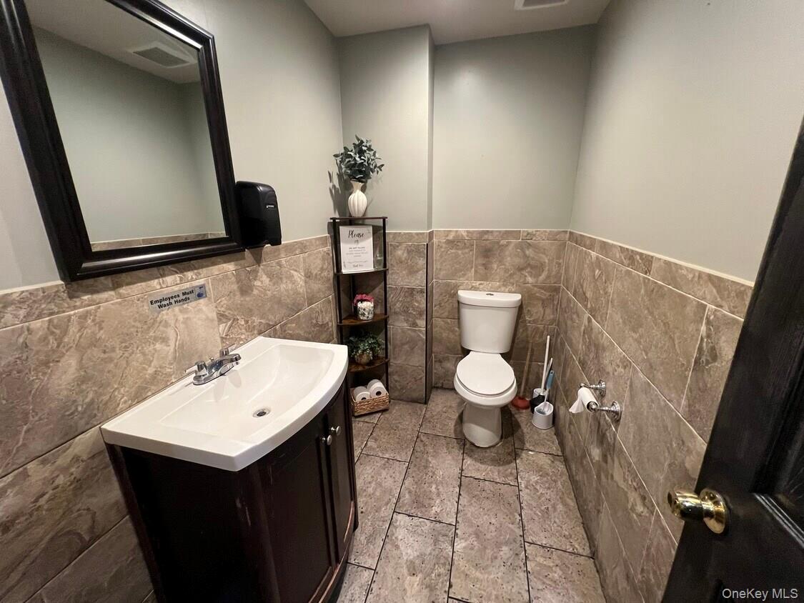 451 Atlantic Avenue Property Photo 14