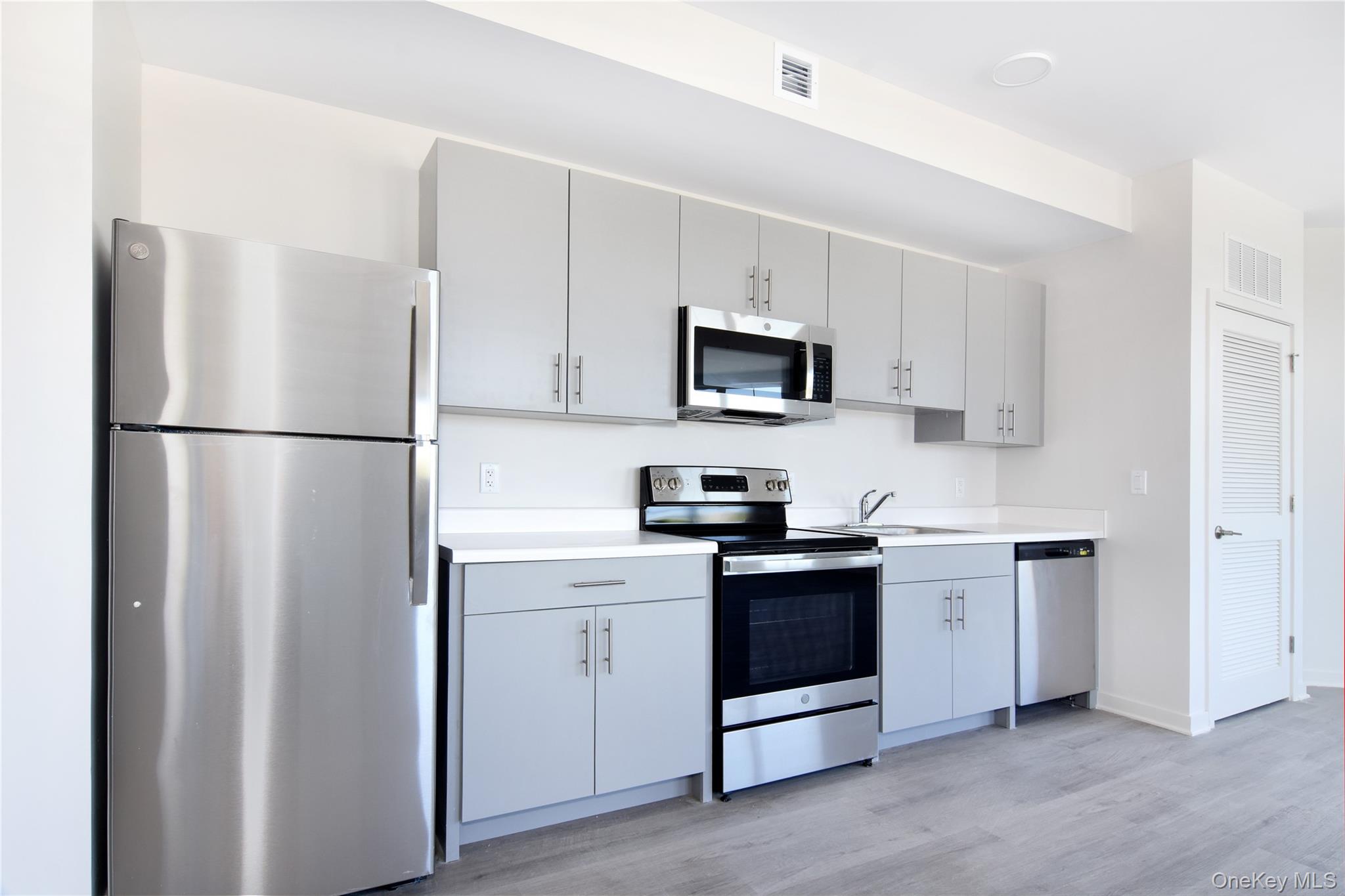 56 Prospect Street 504 Property Photo 1