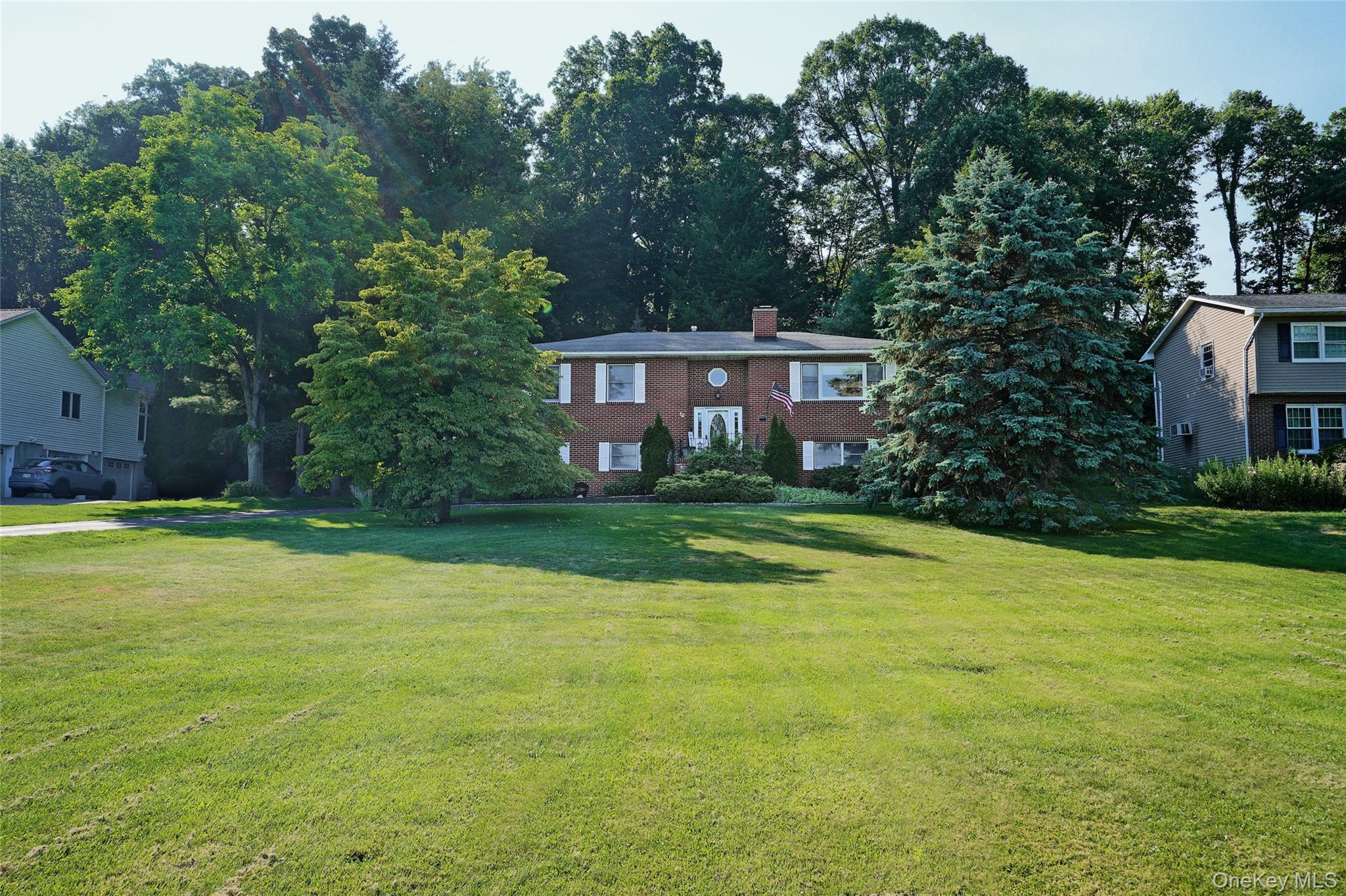 16 Four Winds Drive Property Photo 1