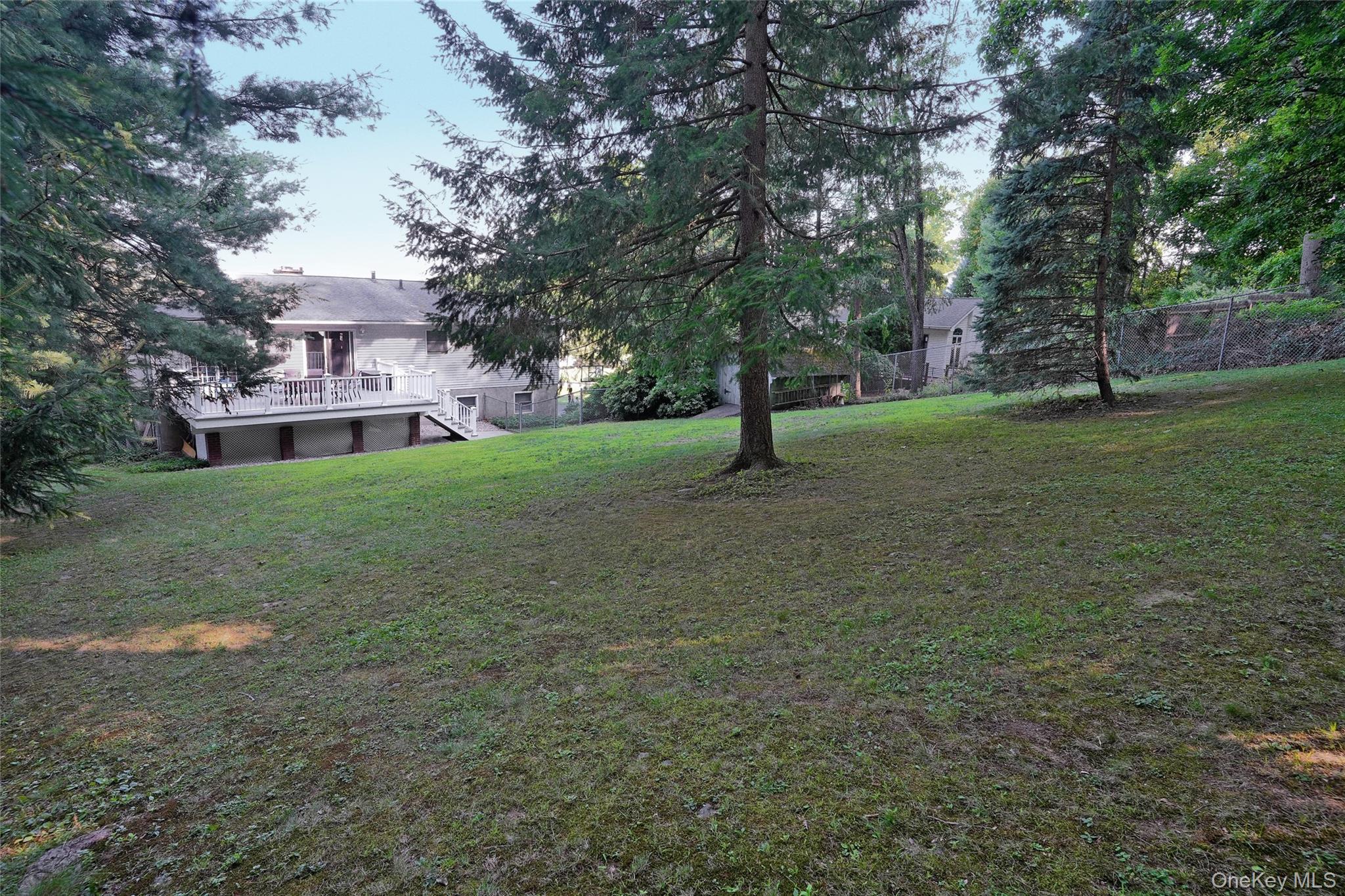 16 Four Winds Drive Property Photo 4