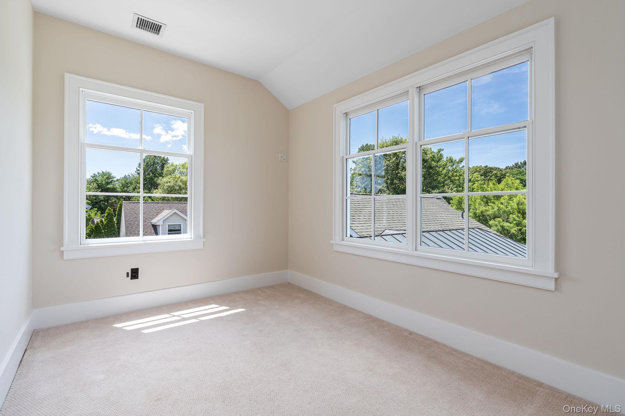 118 Peconic Bay Boulevard Property Photo 20