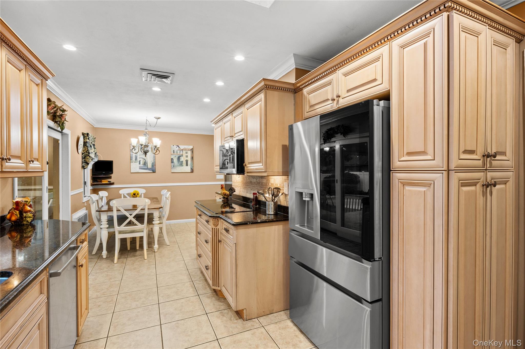 579 Empire Avenue Property Photo 8