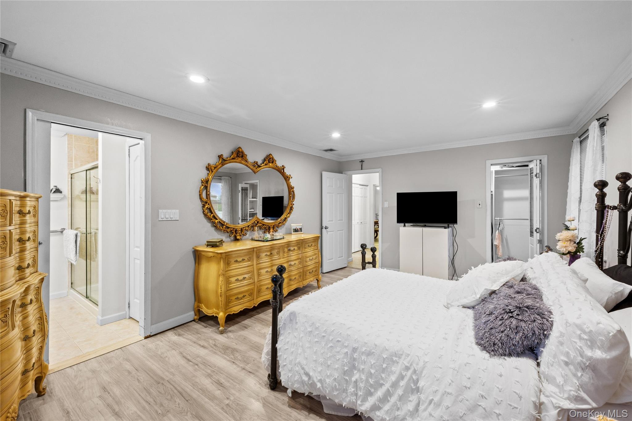 579 Empire Avenue Property Photo 14