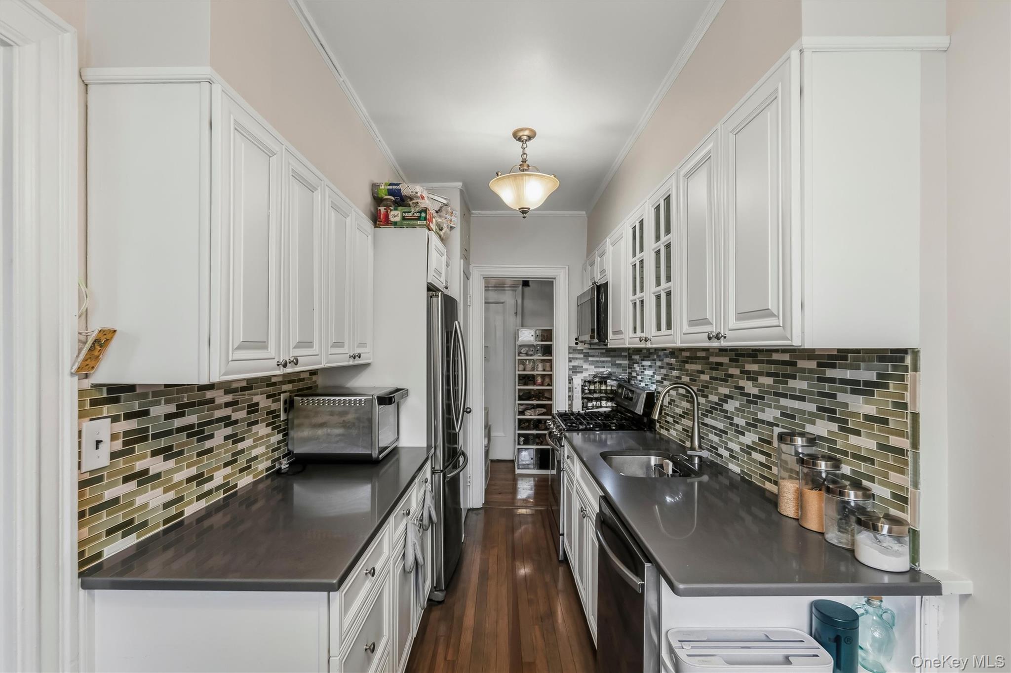 19 William Street 2d Property Photo 4