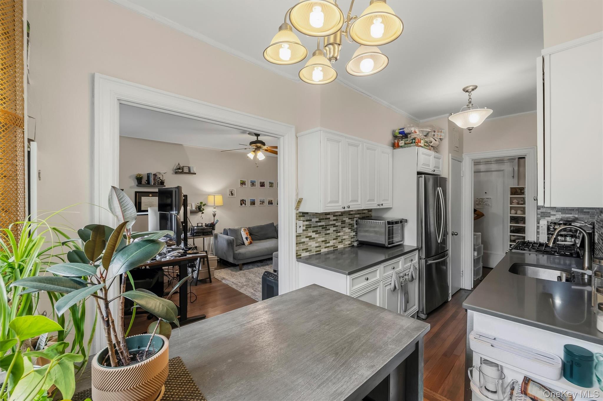 19 William Street 2d Property Photo 6