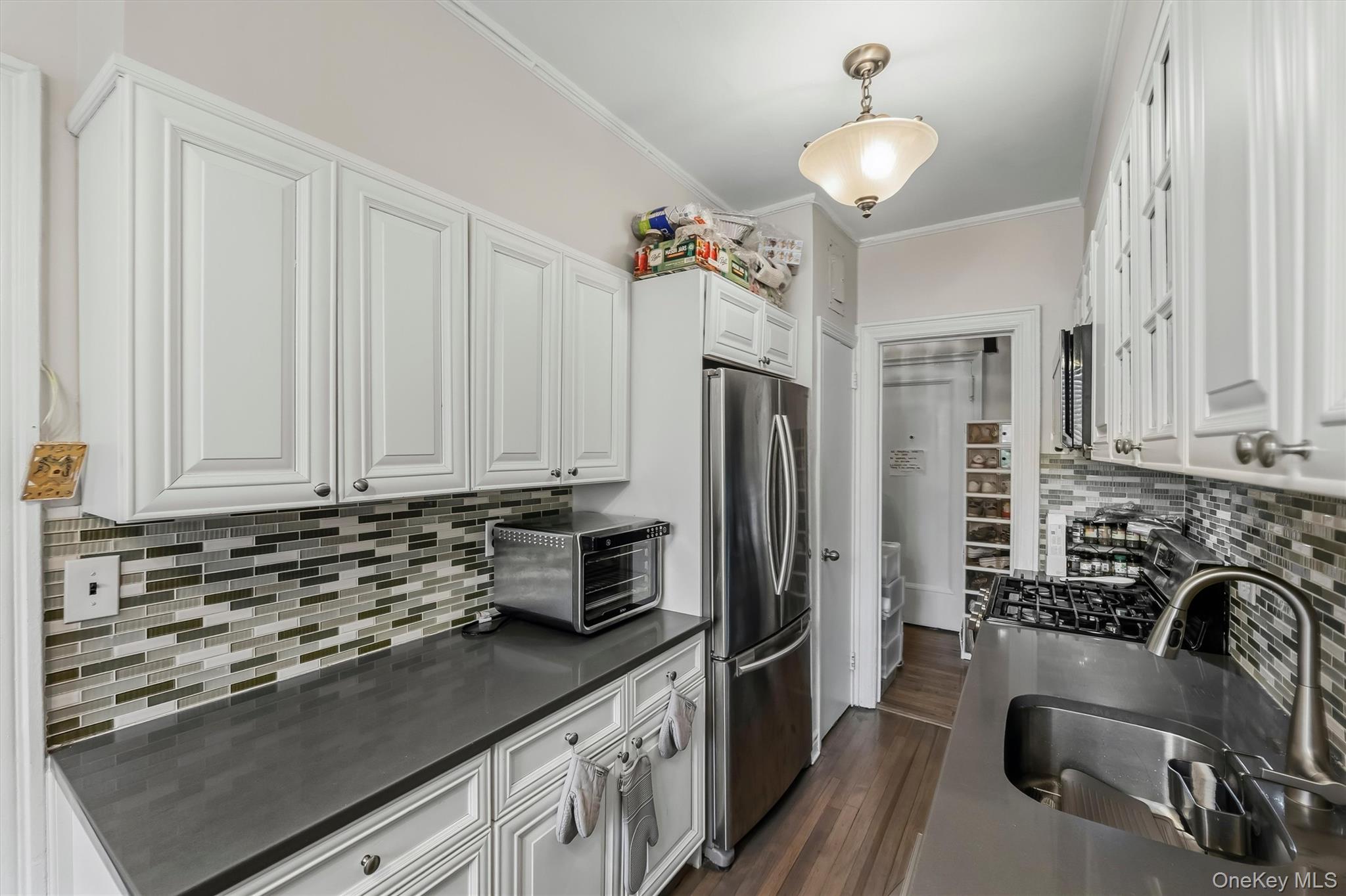 19 William Street 2d Property Photo 7