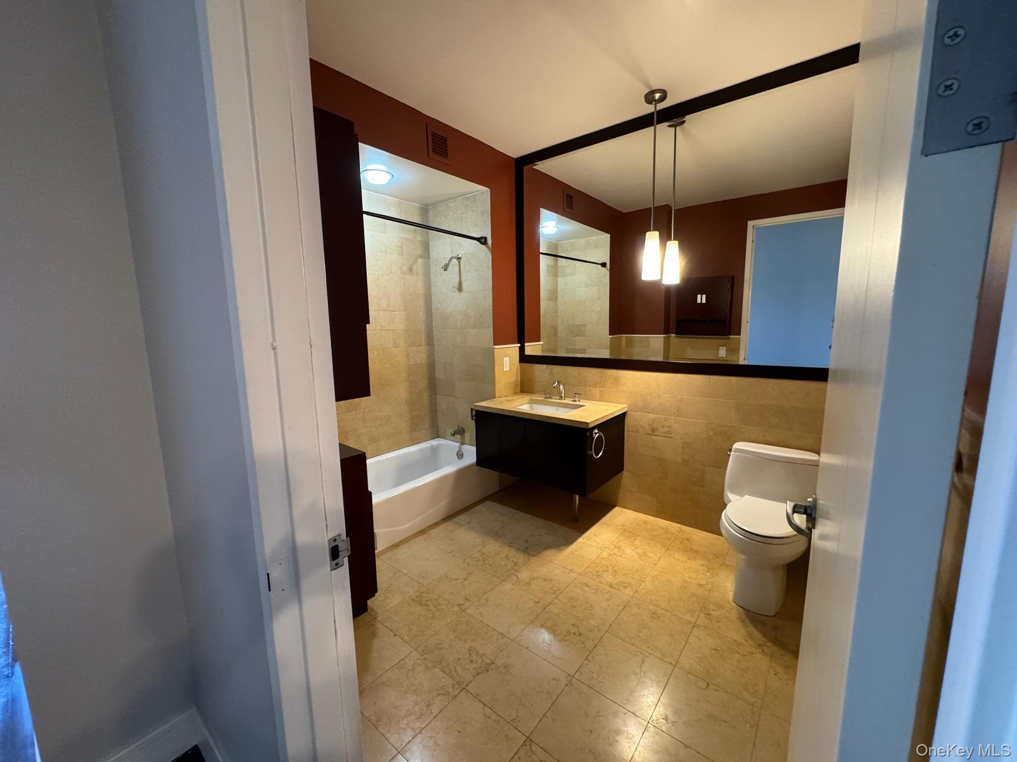 25 Leroy Place 405 Property Photo 7