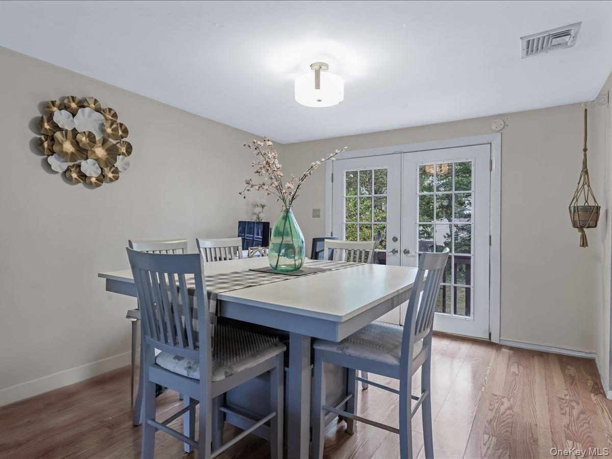 33 Winside Lane Property Photo 5