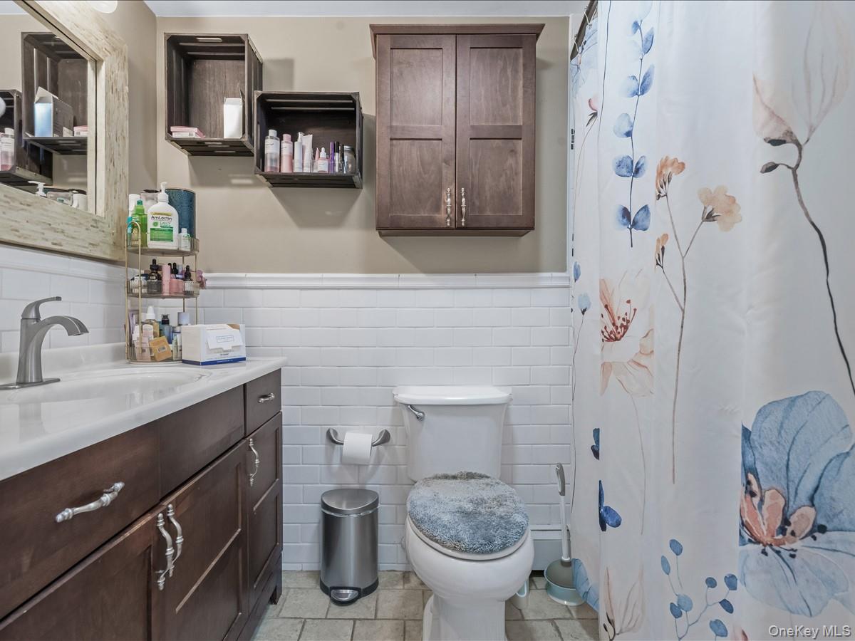 33 Winside Lane Property Photo 12