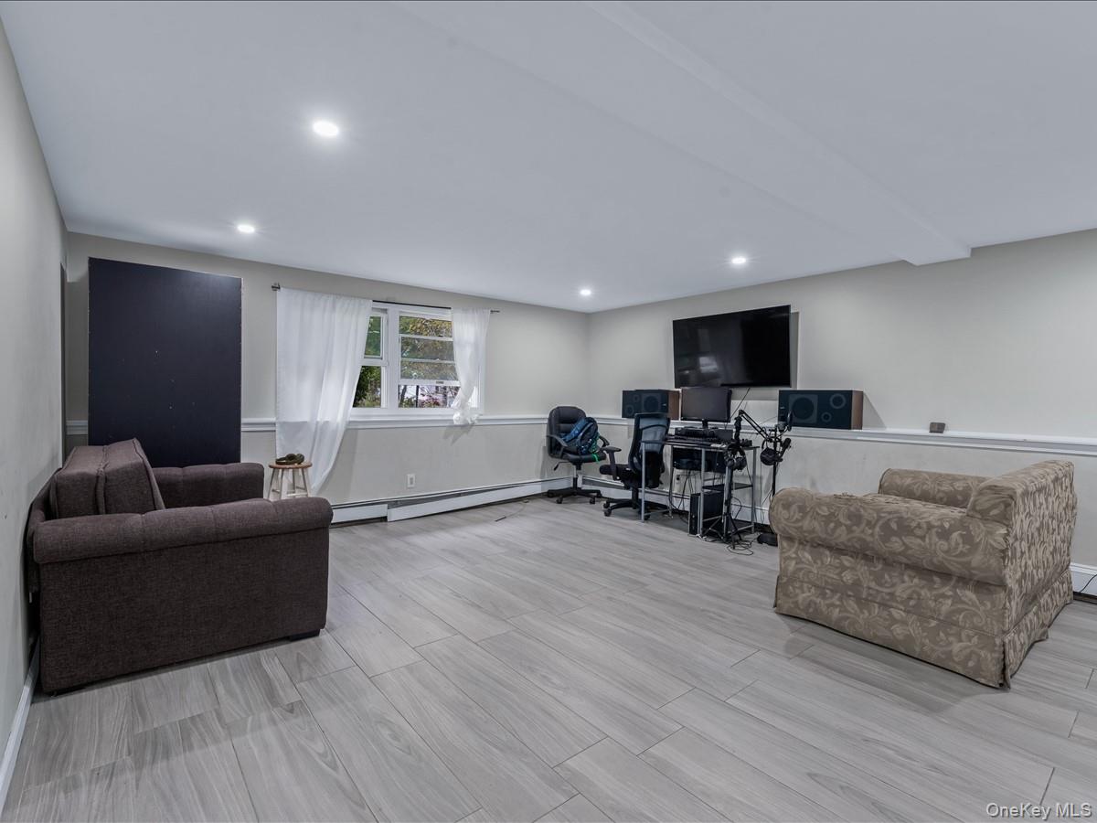 33 Winside Lane Property Photo 13