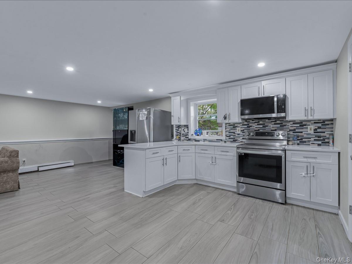 33 Winside Lane Property Photo 15