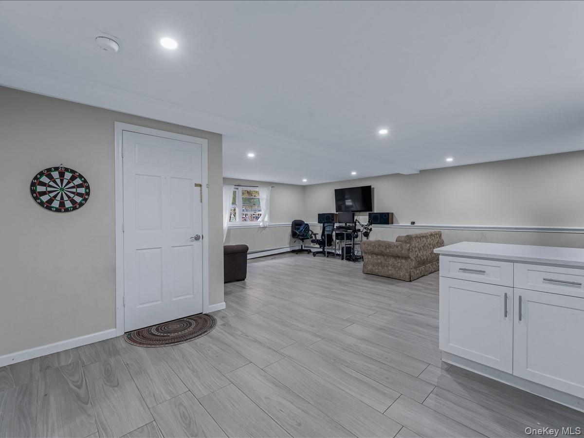 33 Winside Lane Property Photo 16