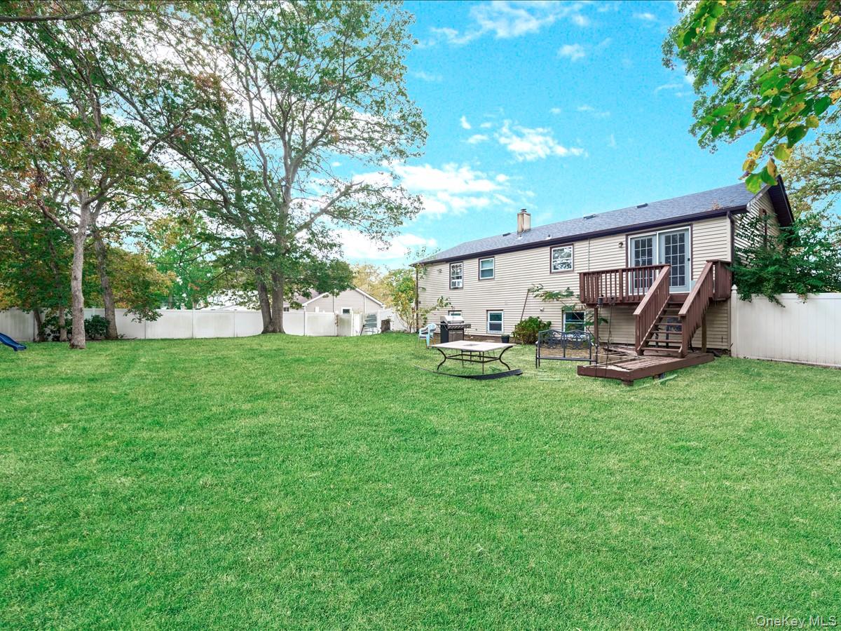 33 Winside Lane Property Photo 23