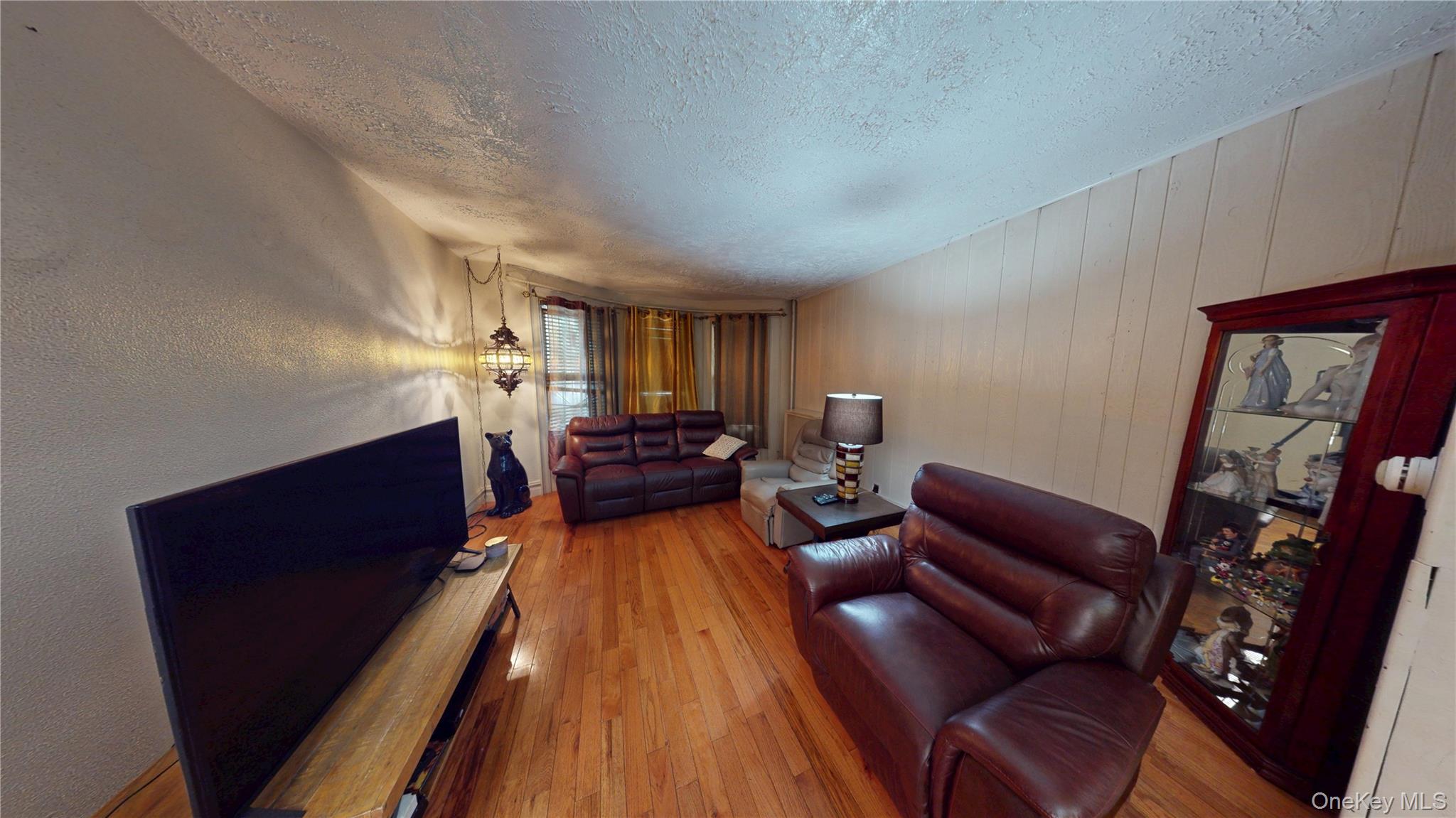 3274 Decatur Avenue Property Photo 7