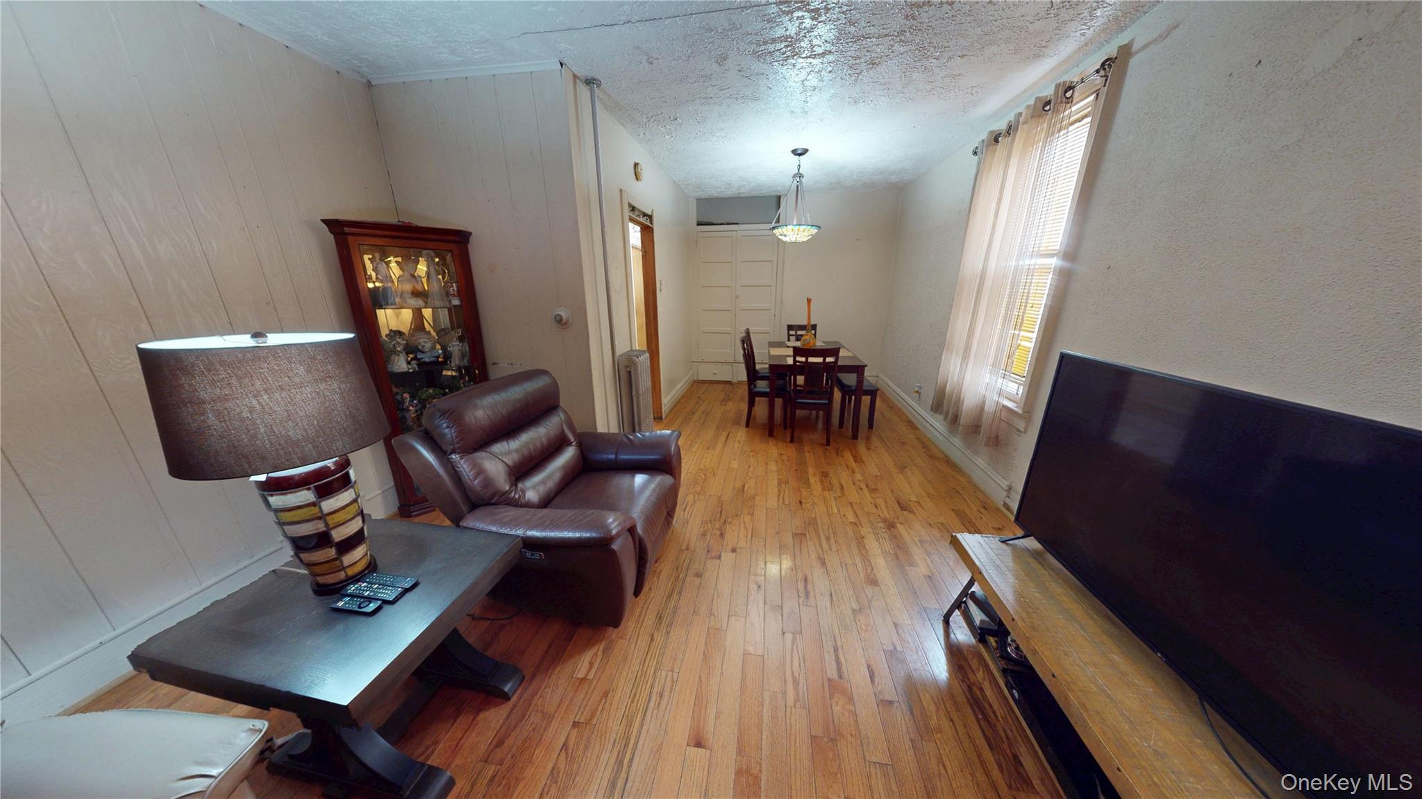 3274 Decatur Avenue Property Photo 8