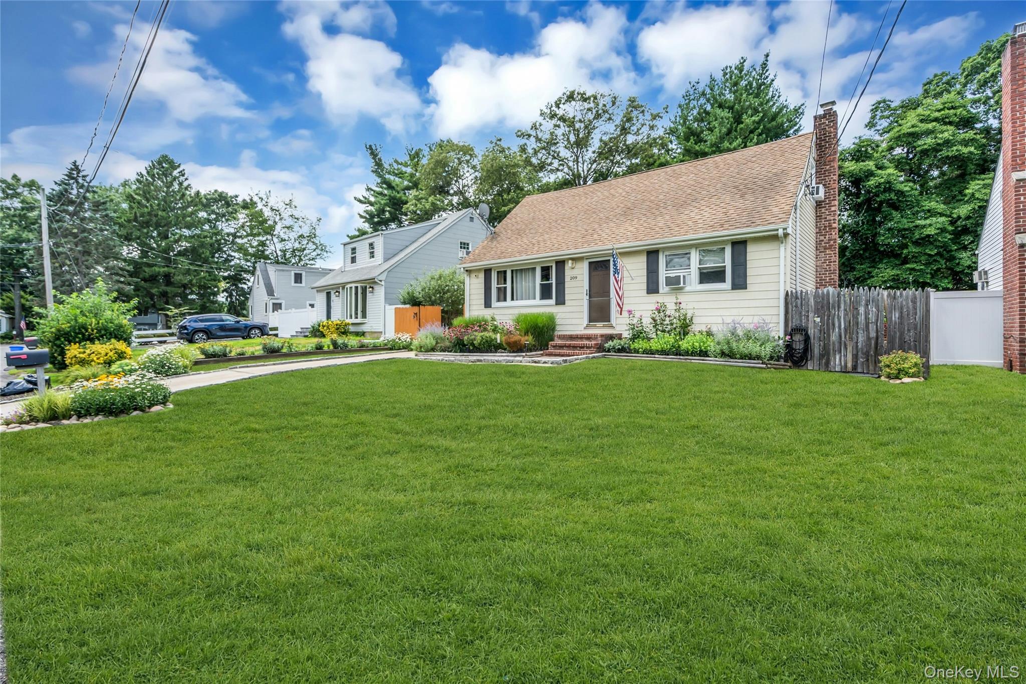 209 Iceland Drive Property Photo 3