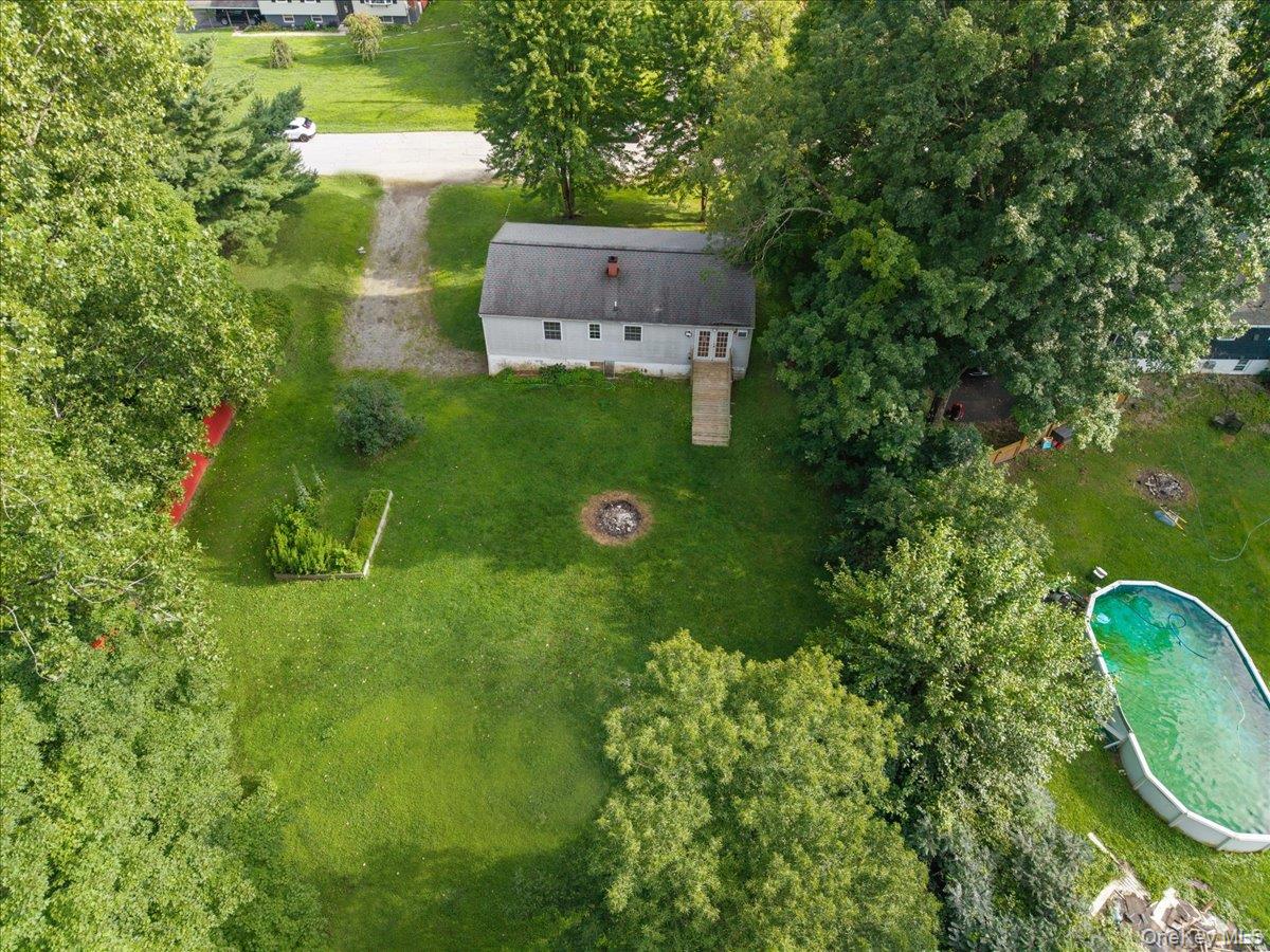 39 N Farm Drive Property Photo 3
