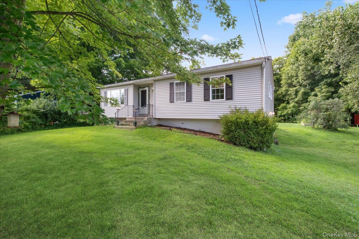 39 N Farm Drive Property Photo 4