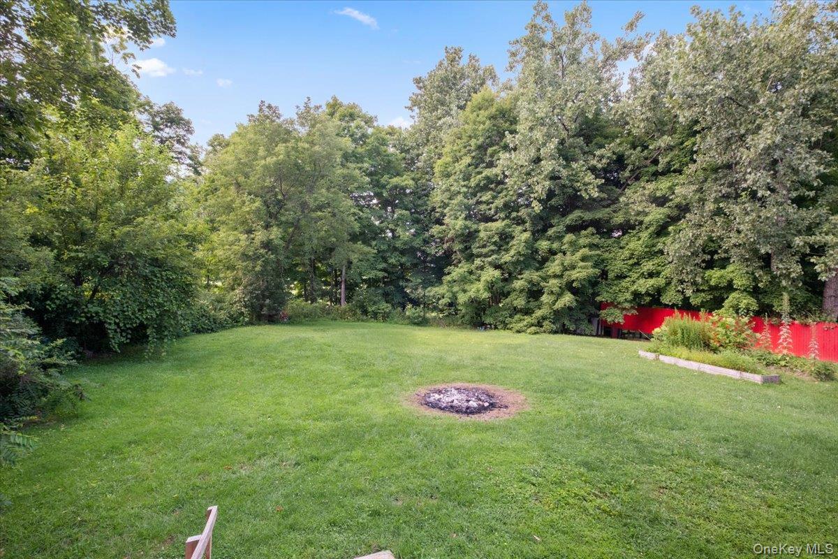 39 N Farm Drive Property Photo 8