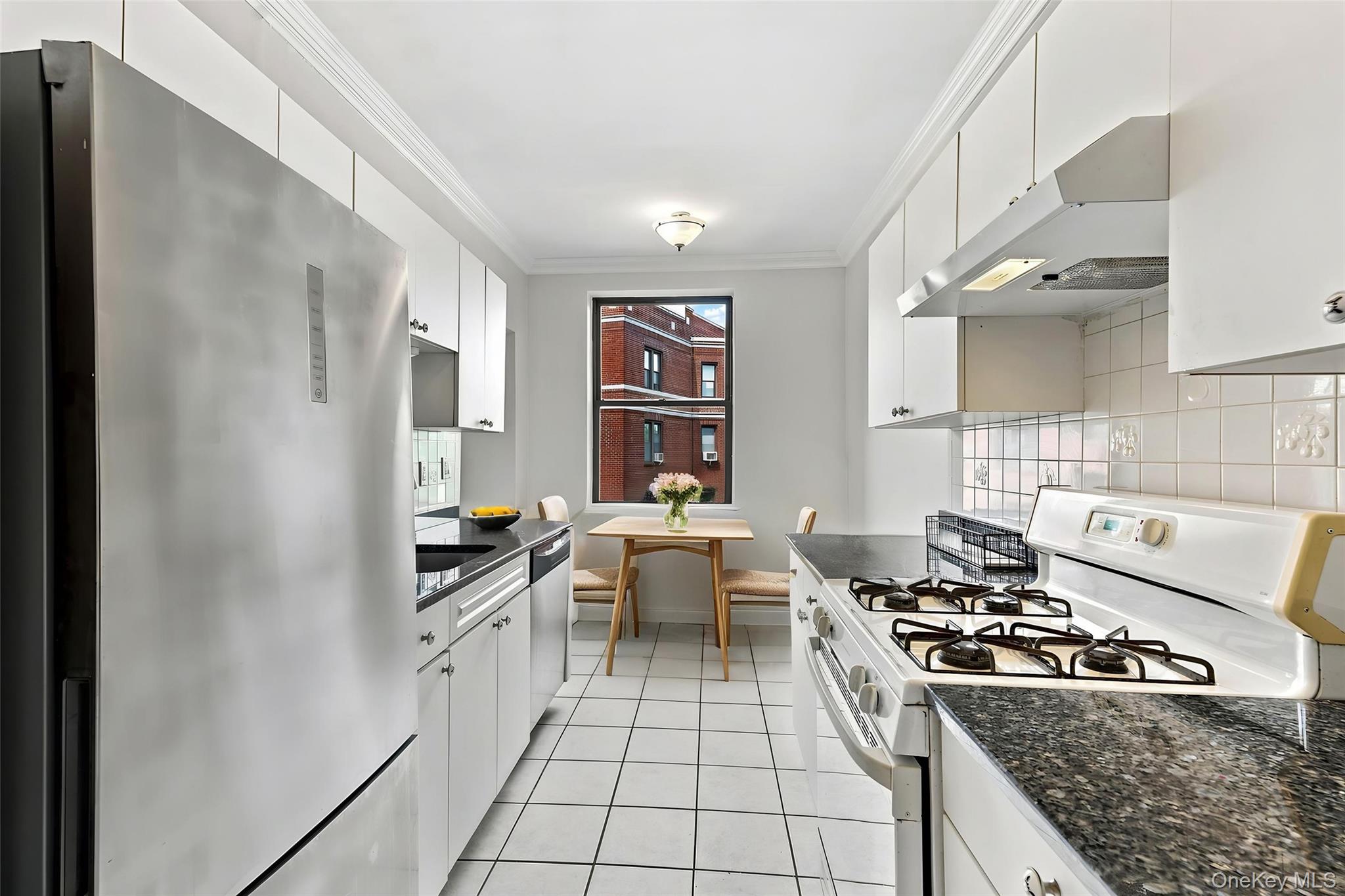 11 Alden Road 5l Property Photo 7