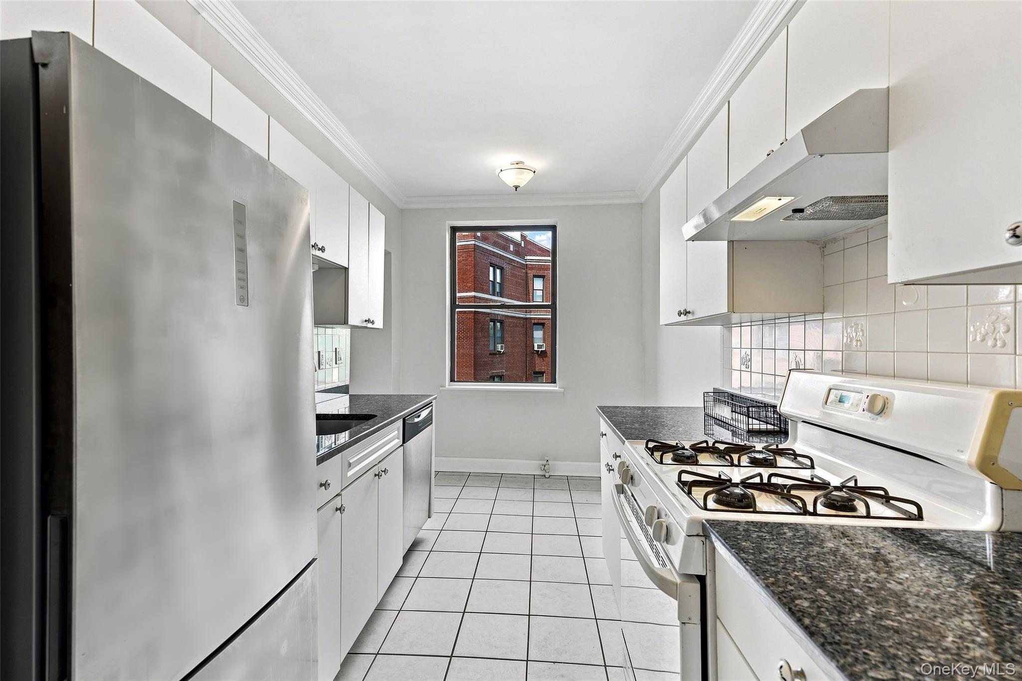 11 Alden Road 5l Property Photo 8