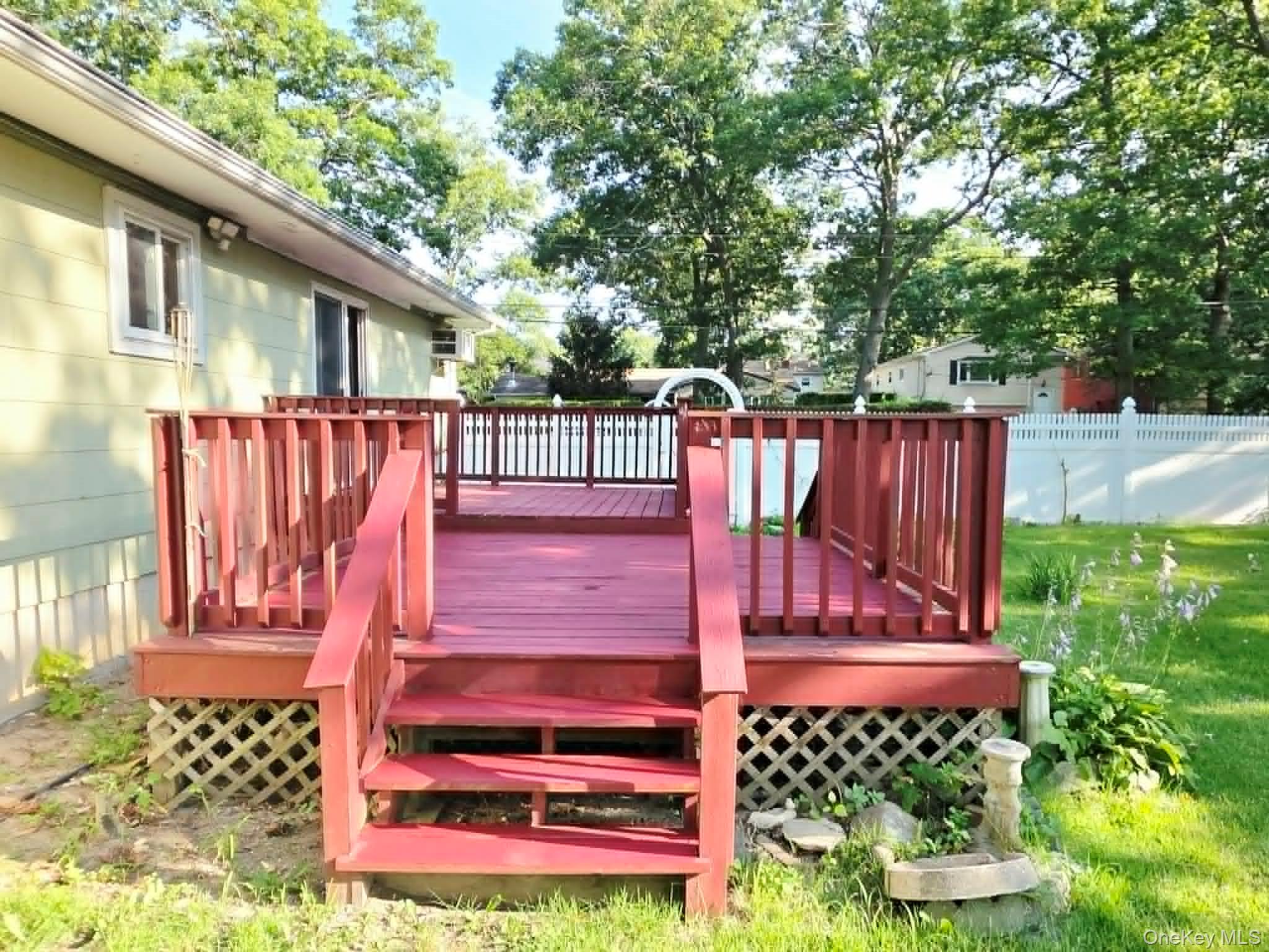149 Moriches Avenue Property Photo 18