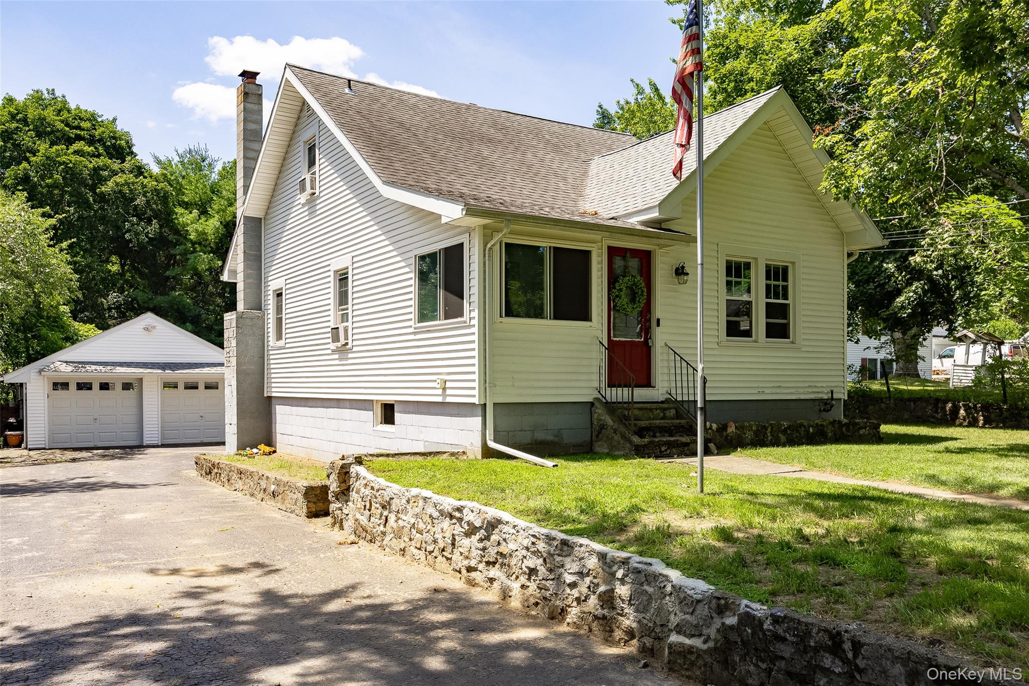 17 Townsend Boulevard Property Photo 1