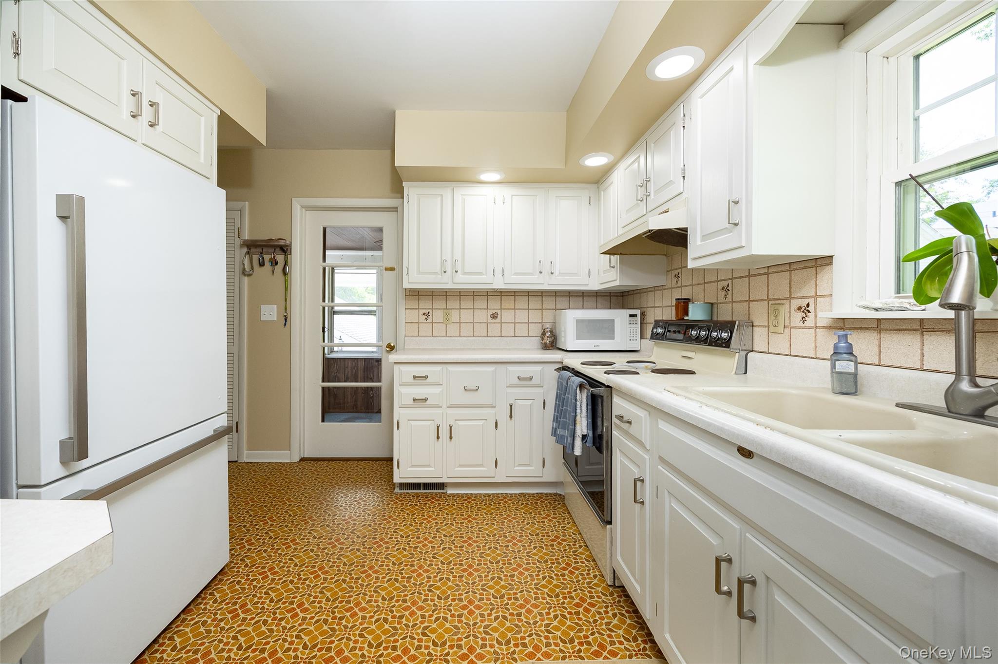 17 Townsend Boulevard Property Photo 11