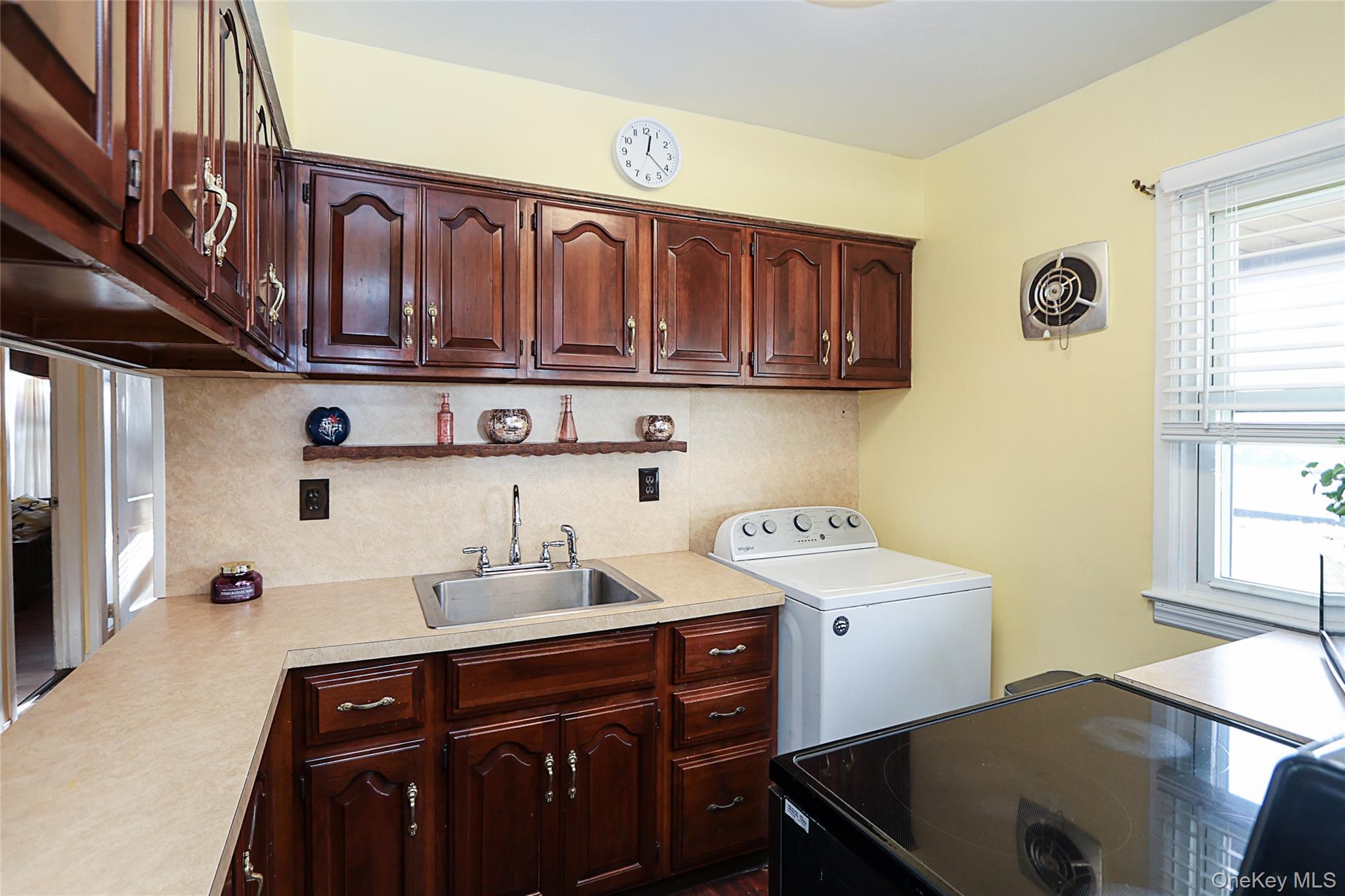 12 E Millpage Drive Property Photo 3