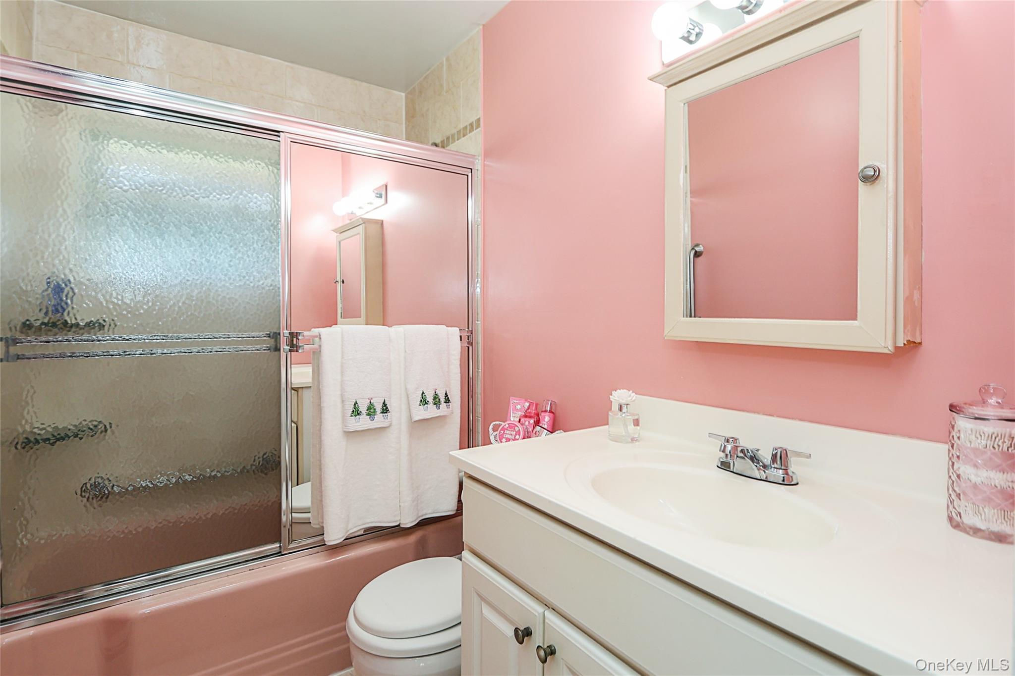 12 E Millpage Drive Property Photo 7