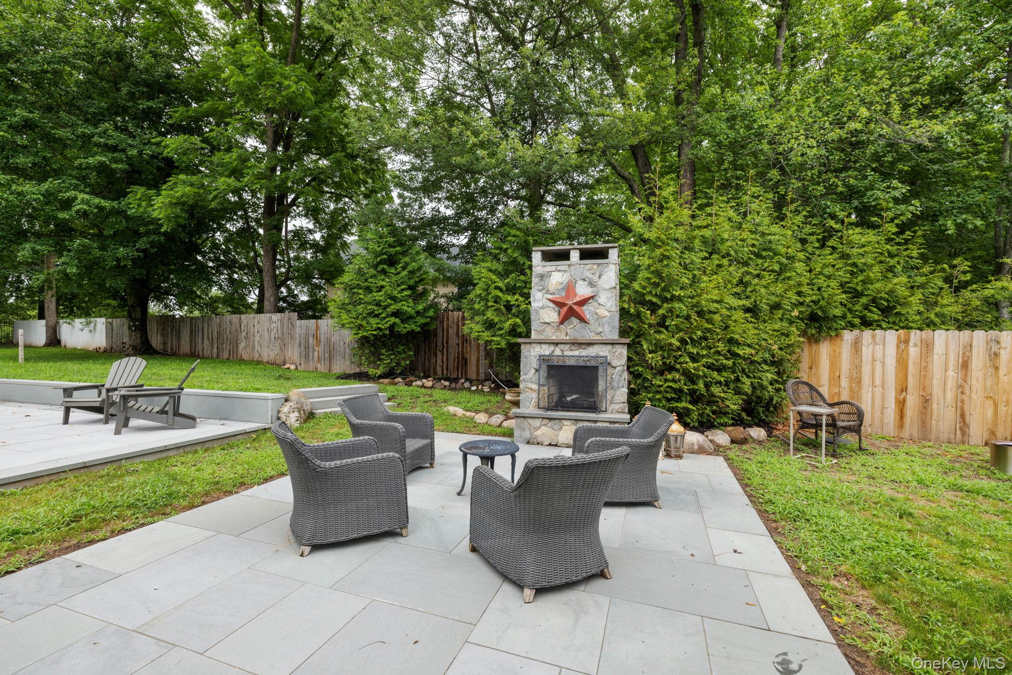 15 Green Hedges Lane Property Photo 42