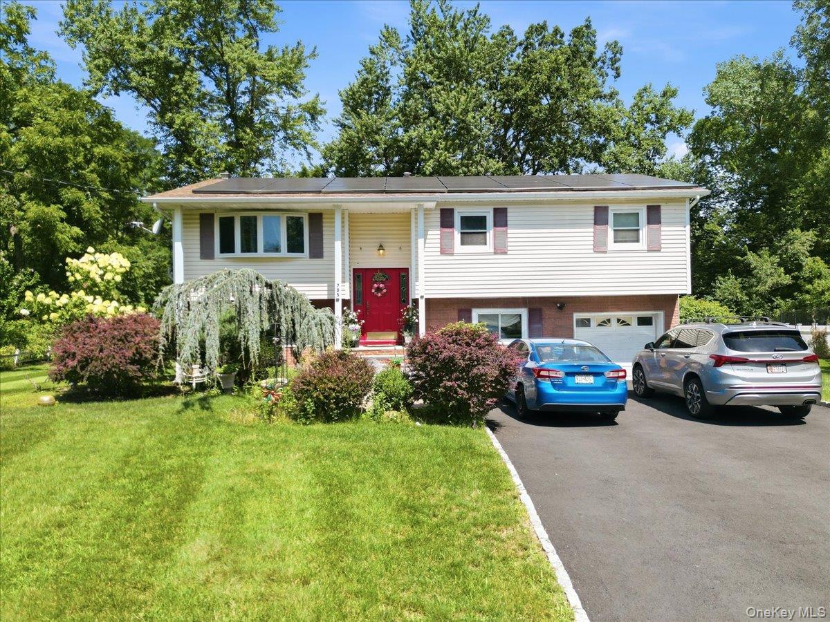 785 Sequoia Drive Property Photo 1