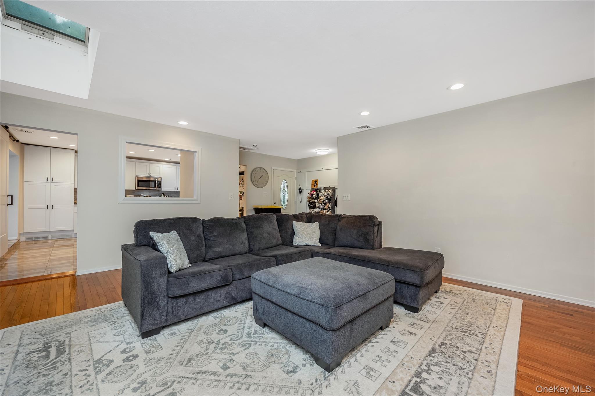 382 Greenbelt Parkway Property Photo 6