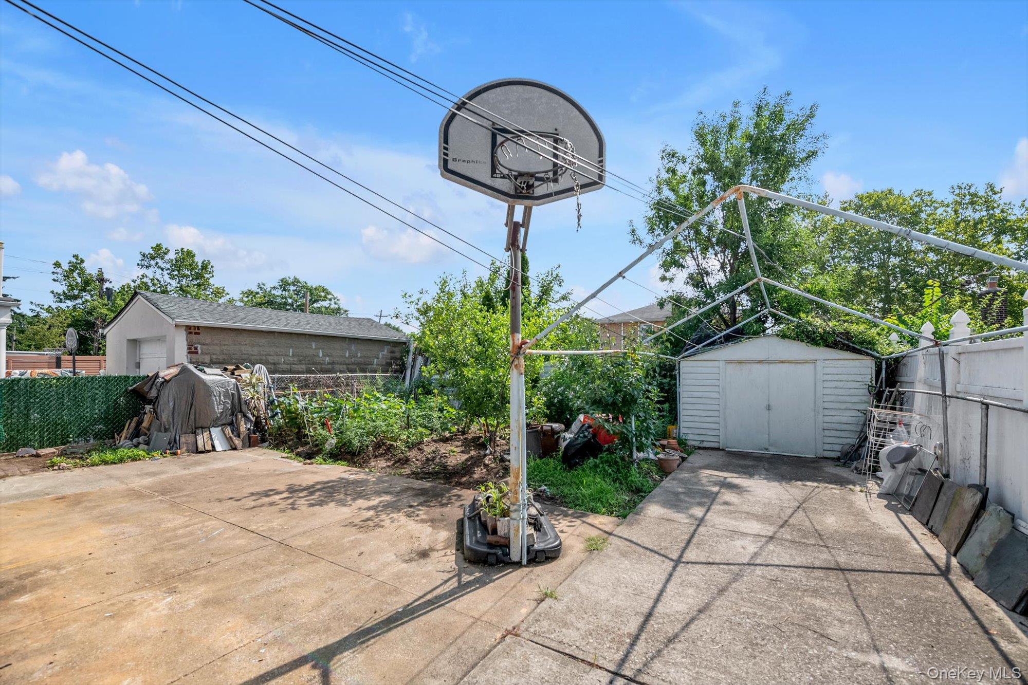 5011 175th Street Property Photo 5